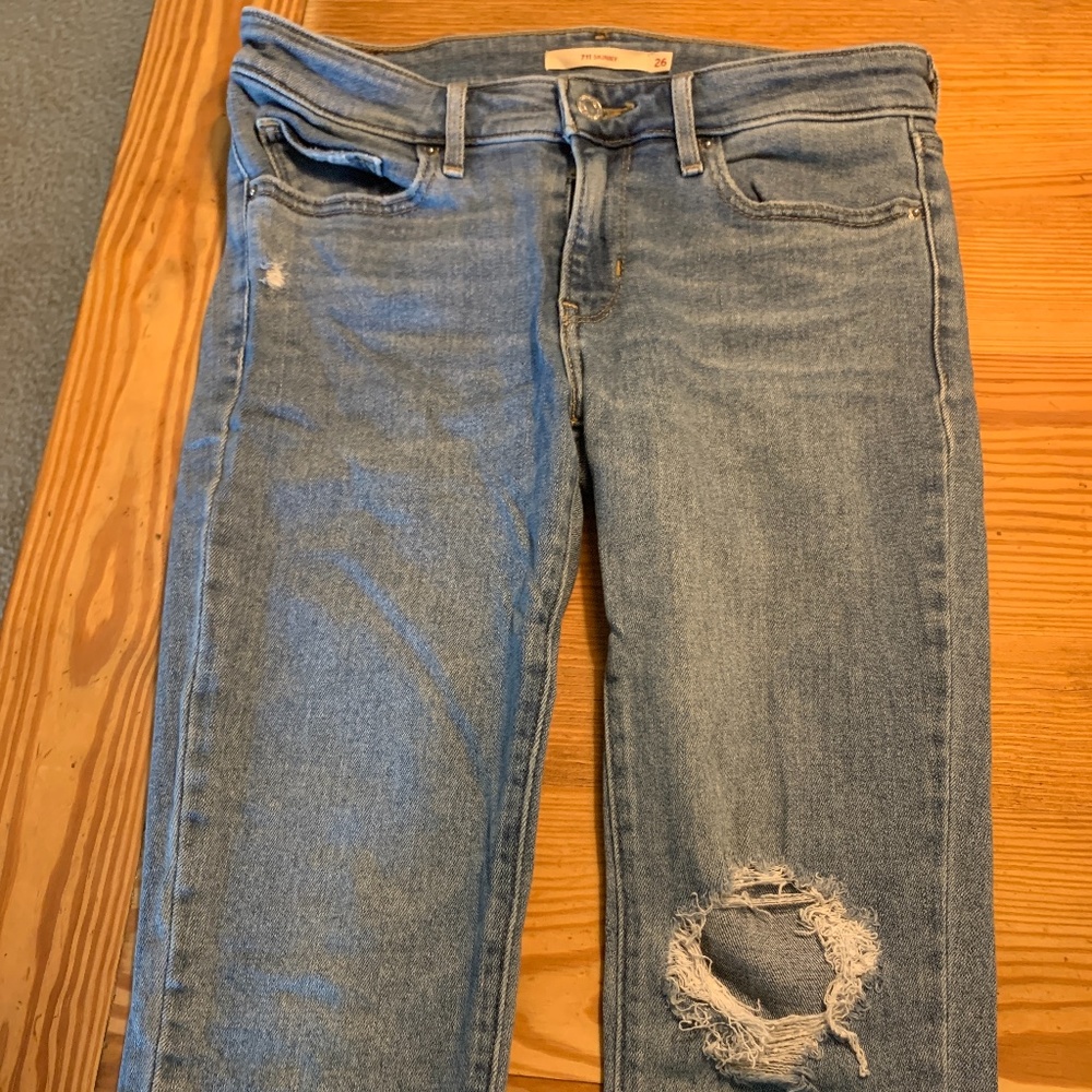 LEVIS JEANS